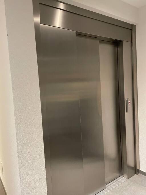 Proche Lausanne: Studio Bien Equipe Apartment Prilly Exterior photo